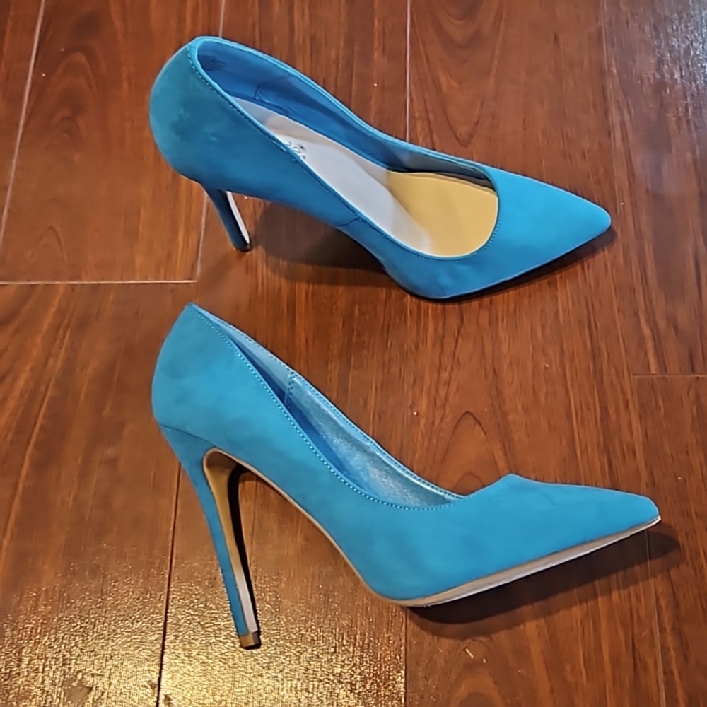 Shoedazzle pumps size 10